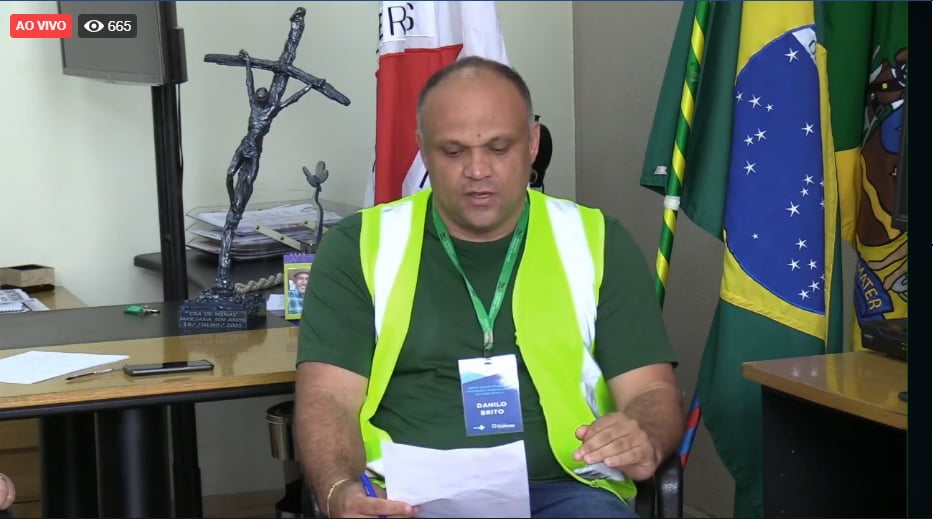 Danilo Brito, durante coletiva de imprensa com transmissão ao vivo