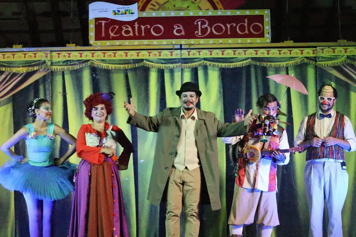 Espetáculos do Teatro a Bordo divertem crianças e adultos