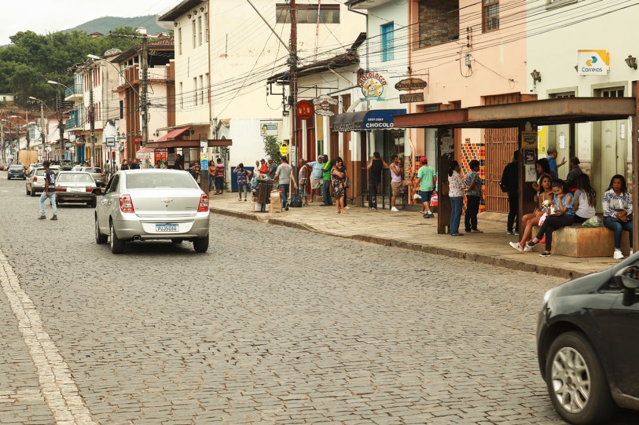 Muita movimentação no centro da cidade de Mariana