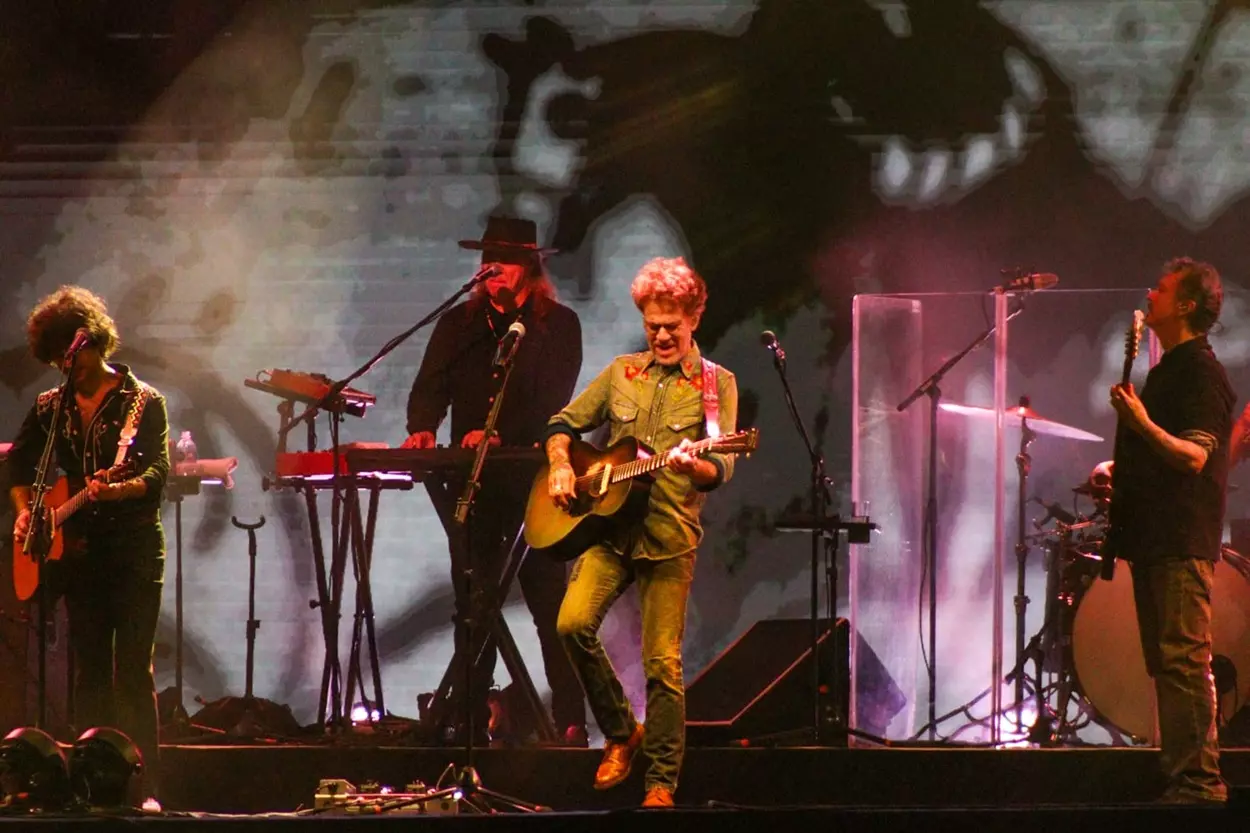 Nando Reis emociona público em noite de shows no Tudo é Jazz