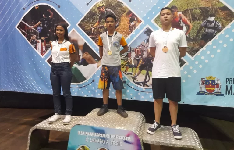Estudante angrense é medalhista em Campeonato Brasileiro de Xadrez - Jornal  Tribuna Livre