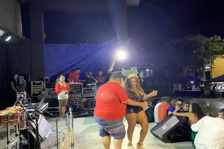 Caio e Ray, integrantes da Corte Momesca