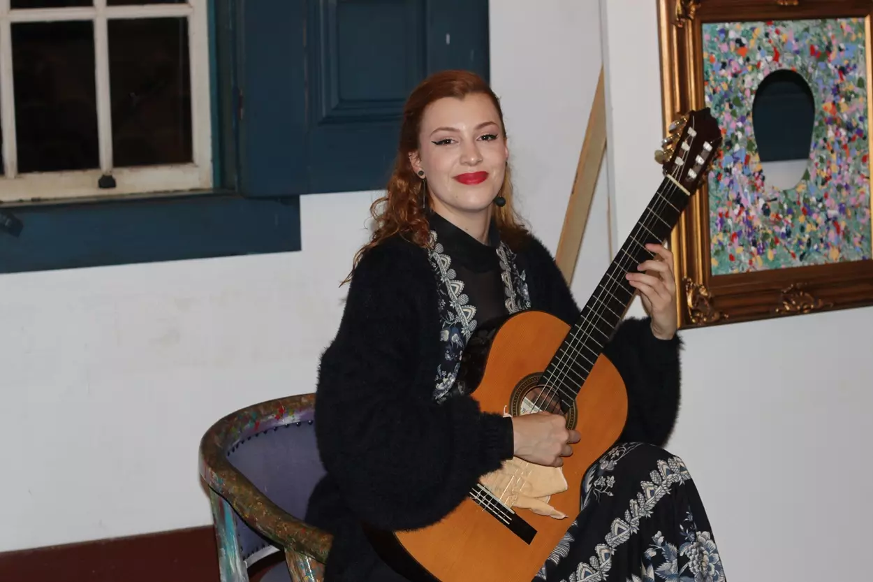 Ana Clara leva a turnê Novos Ventos a Casa de Cultura de Mariana.