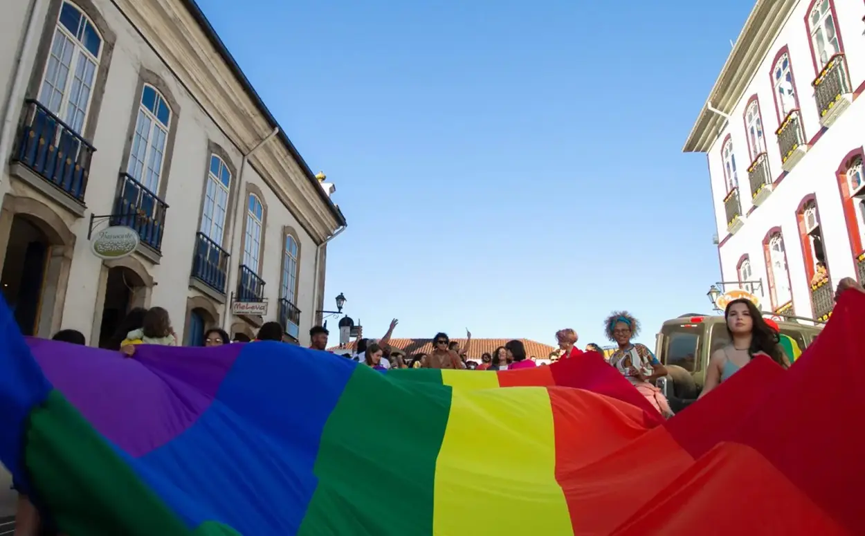 Na última segunda-feira (30), o Ministério das Relações Exteriores - Itamaraty anunciou, por meio das redes sociais, que o Brasil aderiu a uma declaração conjunta em defesa dos direitos da população LGBTQIAPN+.