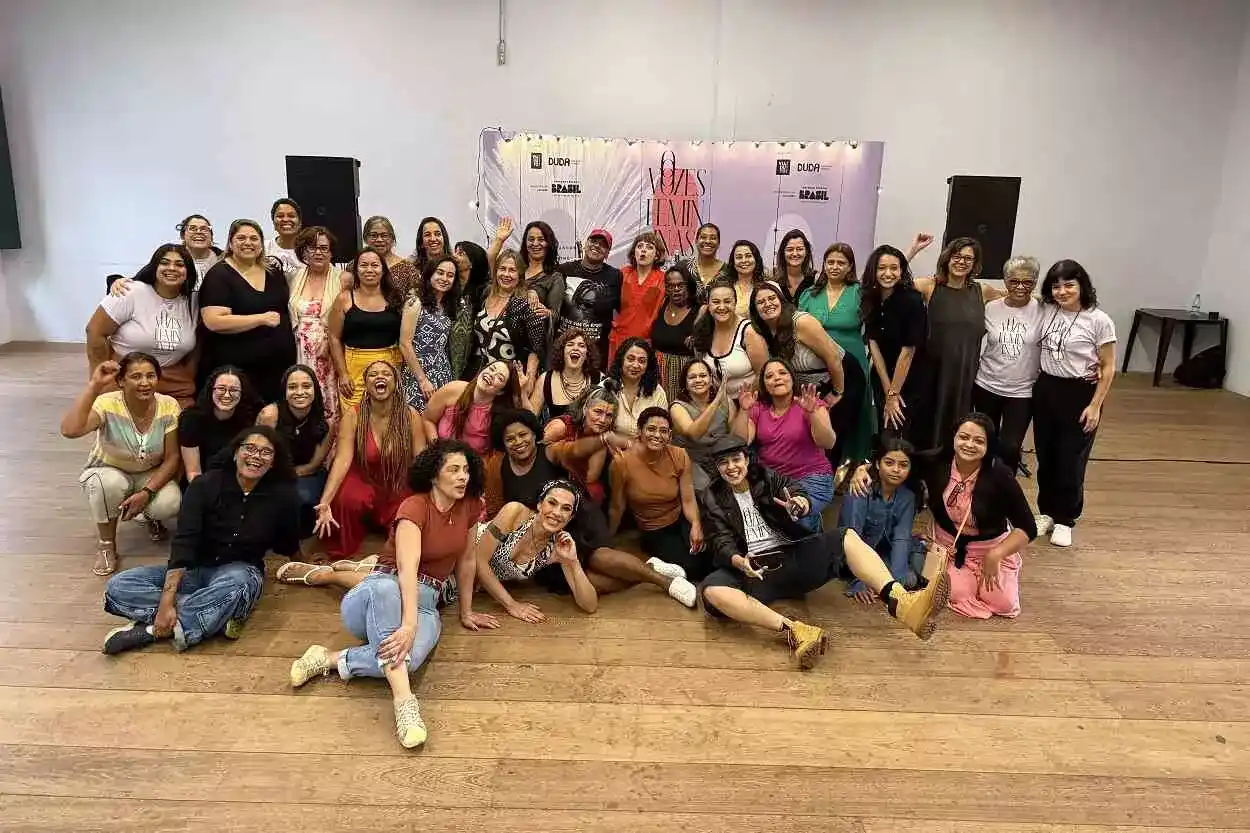A animação se fez presente ao final do evento, reafirmando a potência do acolhimento do projeto Vozes Femininas - Do Silêncio ao Grito