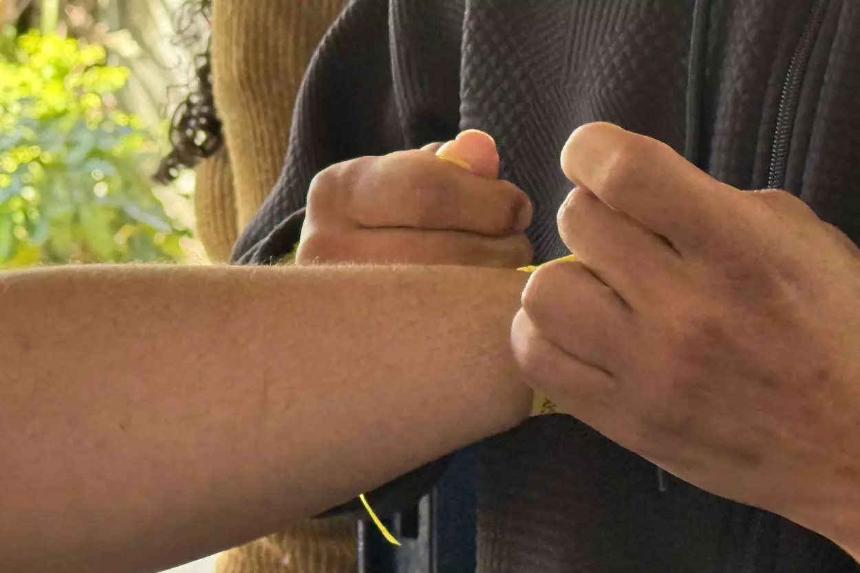 A fita amarela da dinâmica faz referência ao tema do ano do Setembro Amarelo, uma lembrança constante de que não estamos sozinhos