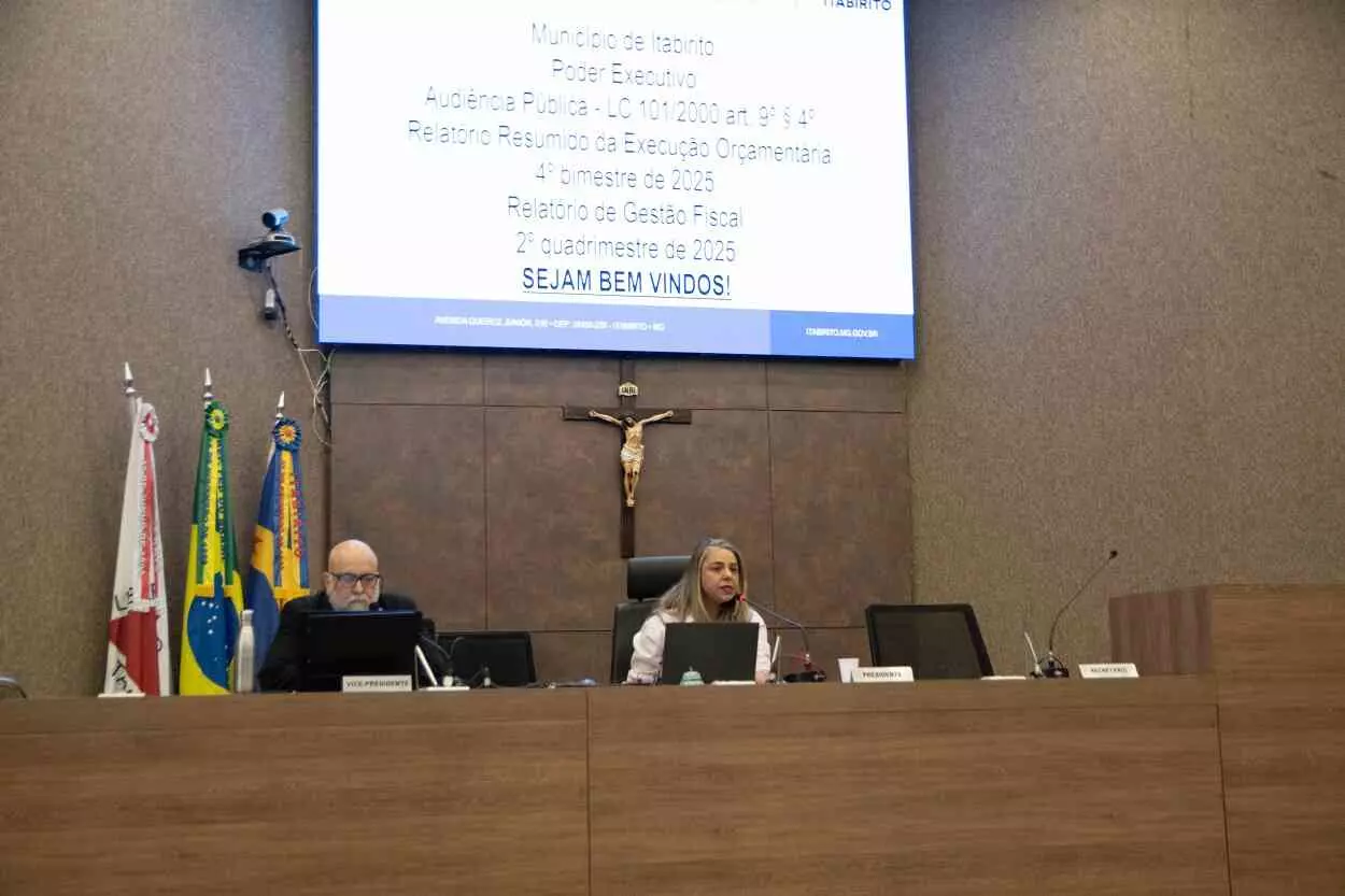 Apresentação dos relatórios de execução orçamentária e de gestão fiscal foram apresentados em audiência pública realizada no plenário da Câmara de Itabirito