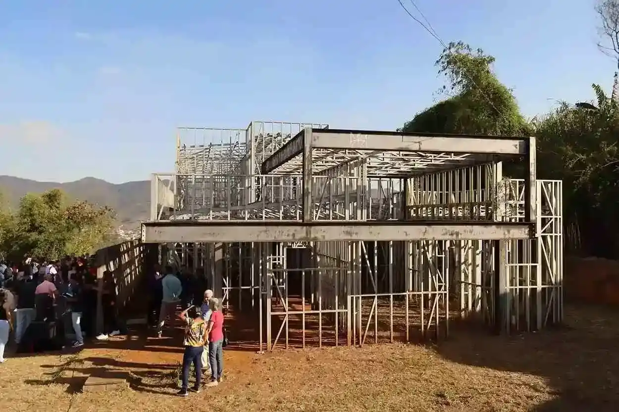 A estrutura em steel-frame da UBS Rosário ficou exposta à ação das intempéries por mais de 10 anos