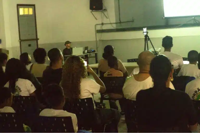 Documentário retrata a trajetória do capoeirista Mestre Amendoim