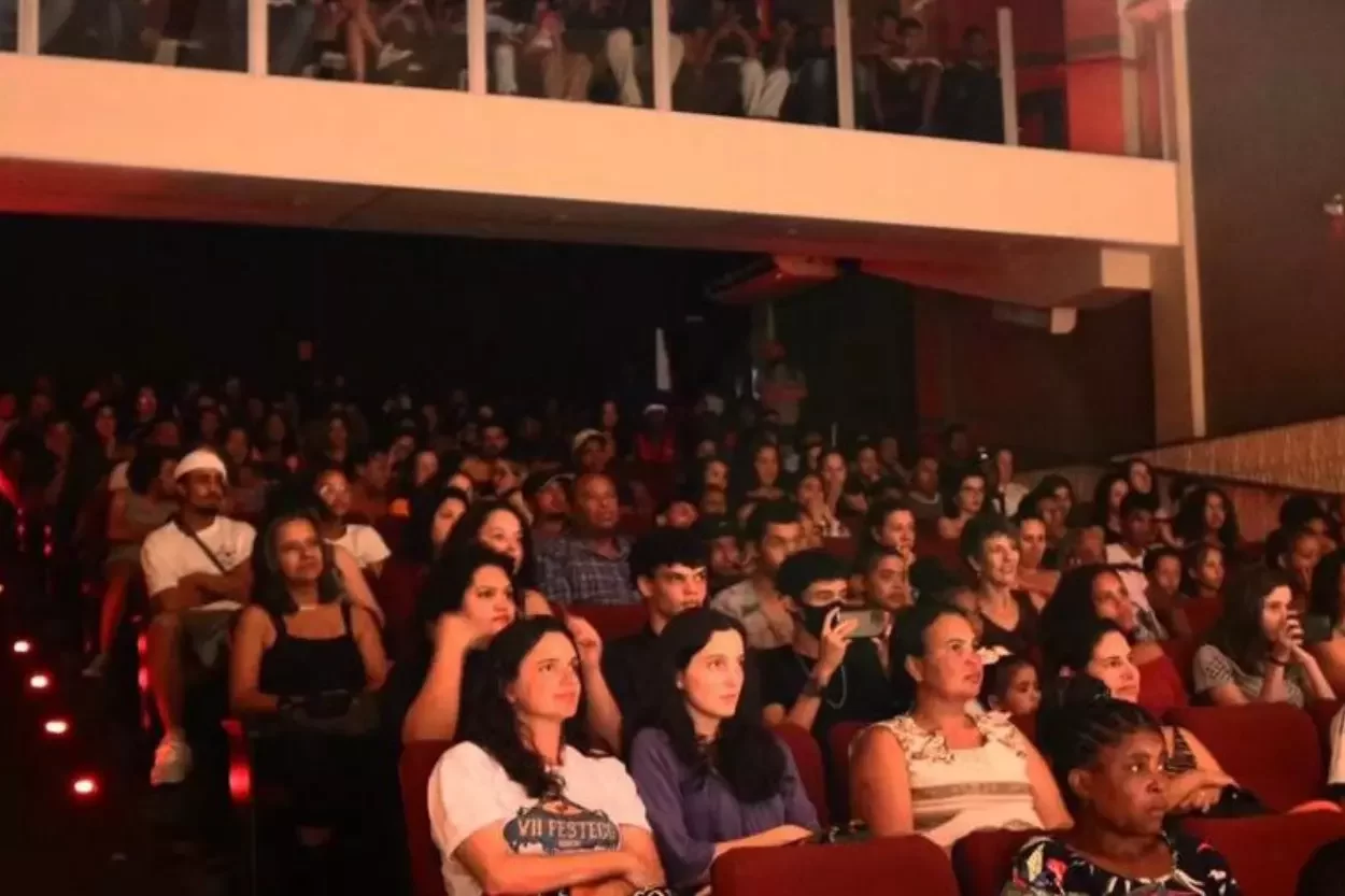 Pós Festeco_Plateia Casa cheia na abertura e em todas as atrações do Festeco